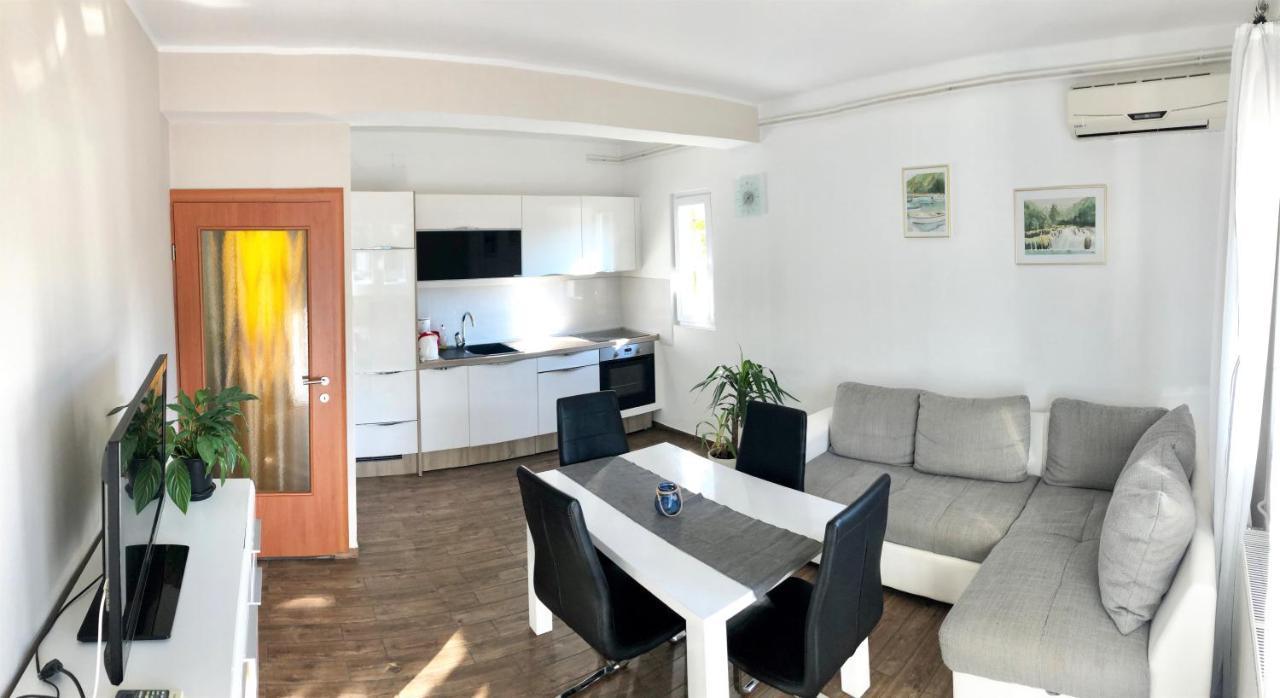 Apartments & Rooms Formenti 스크라딘 외부 사진